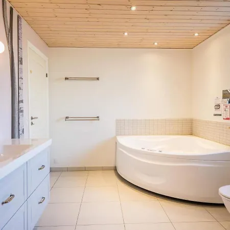 Holiday home Holiday Henne Ci