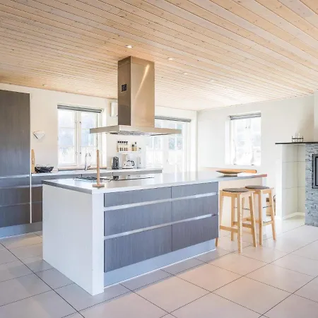 Holiday Henne Ci Holiday home